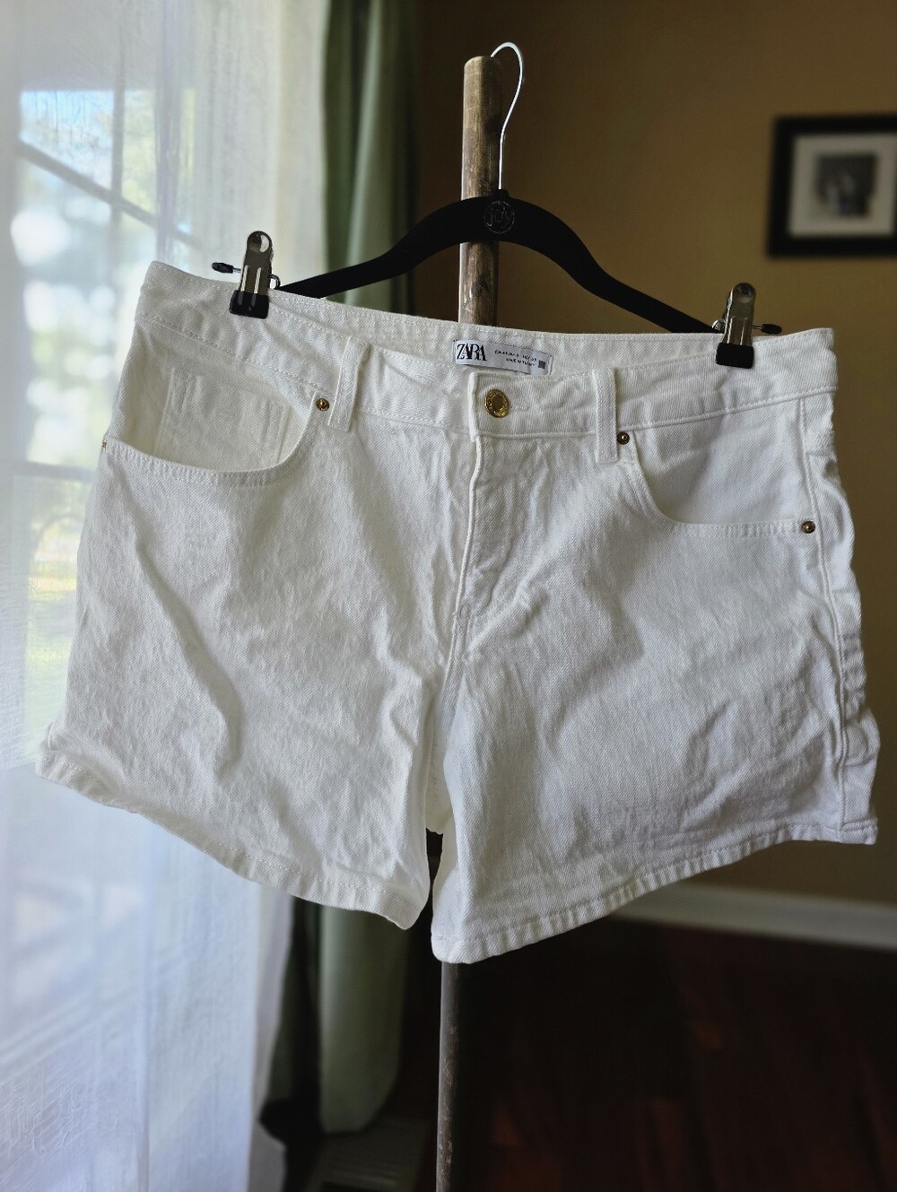 Zara White Denim Jean Shorts High Rise Stretch Cotton 4 Inch‎ Inseam Size 8